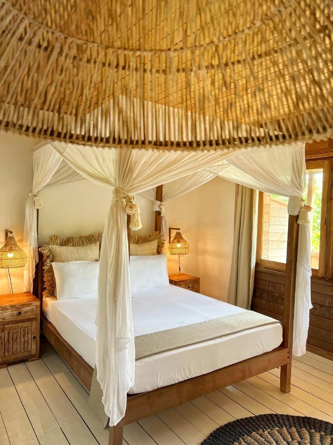 Iru Maldives Hotel Thulusdhoo ภายนอก รูปภาพ