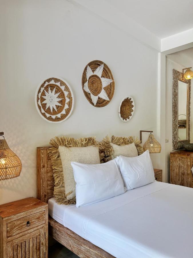 Iru Maldives Hotel Thulusdhoo ภายนอก รูปภาพ